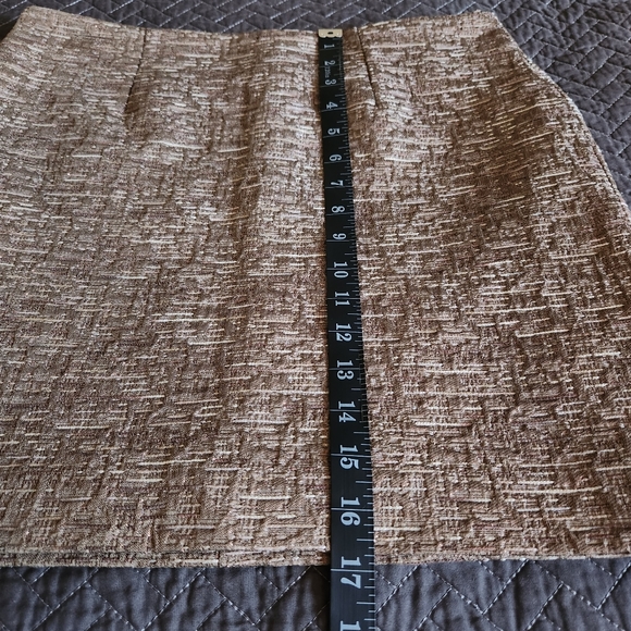 MICHAEL MICHAEL KORS Taupe/ Metallic Gold Mini Textured Skirt Size Petite 8 - Picture 14 of 16